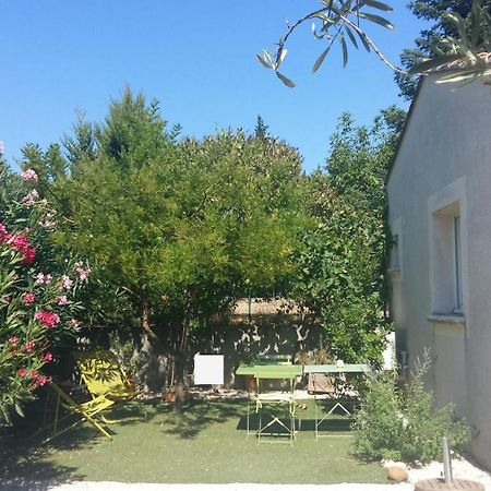 Bed and Breakfast Au Bon Penequet à Pujaut Extérieur photo