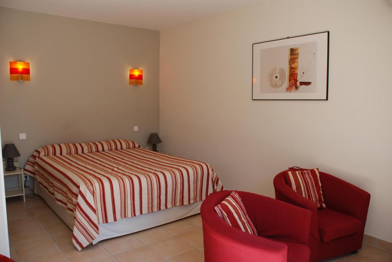 Bed and Breakfast Au Bon Penequet à Pujaut Extérieur photo